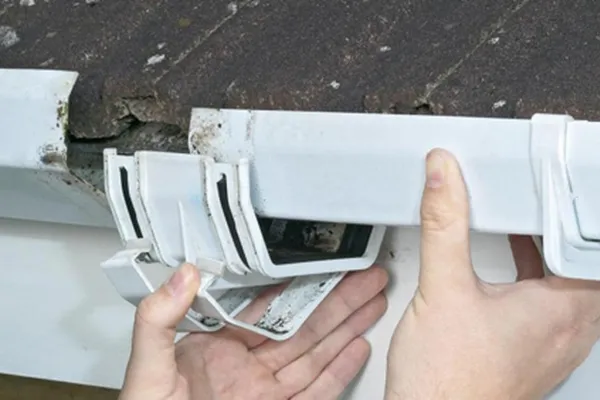 Apartment Roof Gutter Services